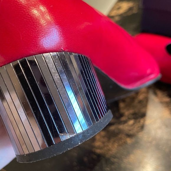 Stuart Weitzman vintage red pumps size 7B - Picture 7 of 10